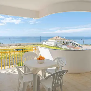apartamentos-rocha-praia-mar.hotelaalgarve.com/